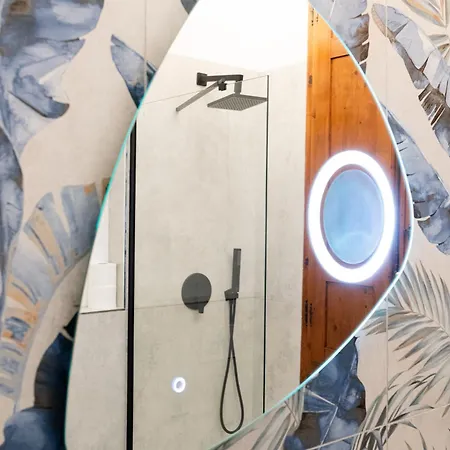 Strange Uncle Bed & Breakfast Florens