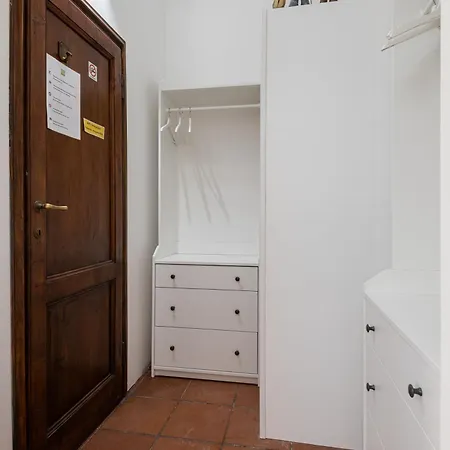 Bed & Breakfast Strange Uncle Florencie