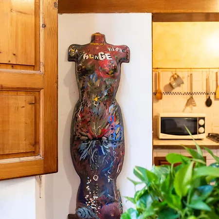 Bed & Breakfast Strange Uncle *