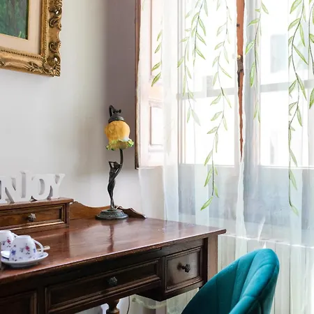 Strange Uncle Alojamento de Acomodação e Pequeno-almoço *