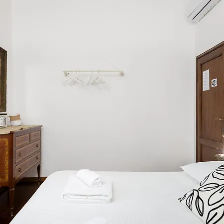 Strange Uncle Florença