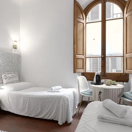 Alojamento de Acomodação e Pequeno-almoço Strange Uncle